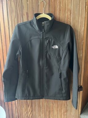 The North Face Women’s Apex Bionic Jacket in Black - Small